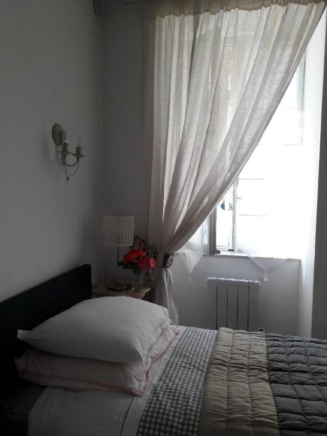 Le Tabellion Bed & Breakfast Noyers-sur-Serein Dış mekan fotoğraf