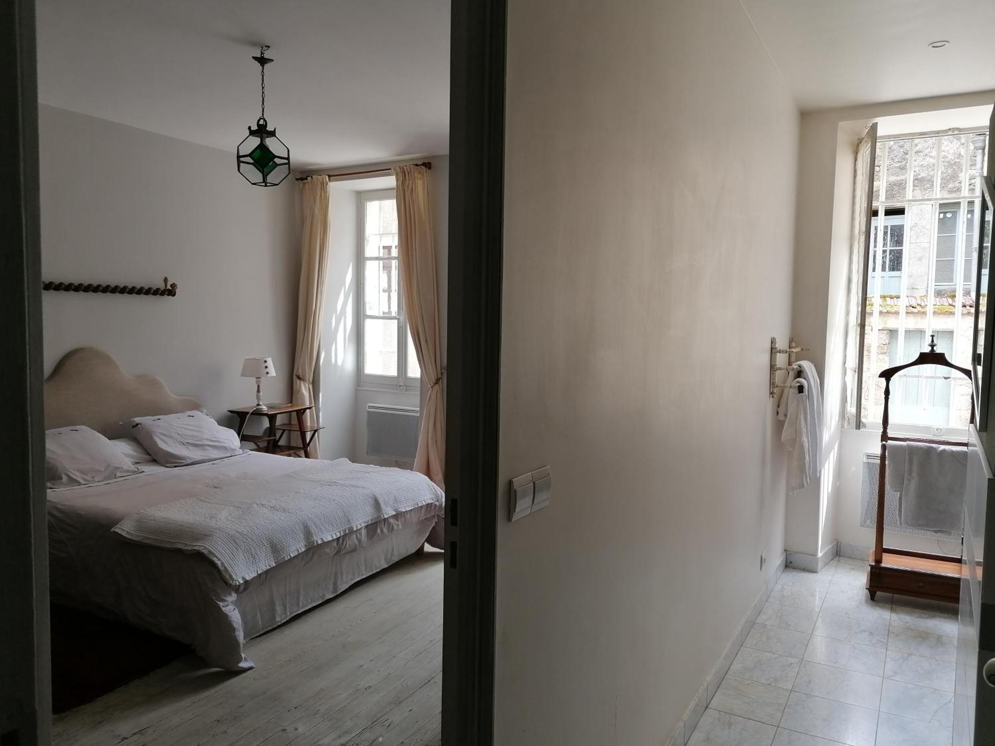 Le Tabellion Bed & Breakfast Noyers-sur-Serein Dış mekan fotoğraf